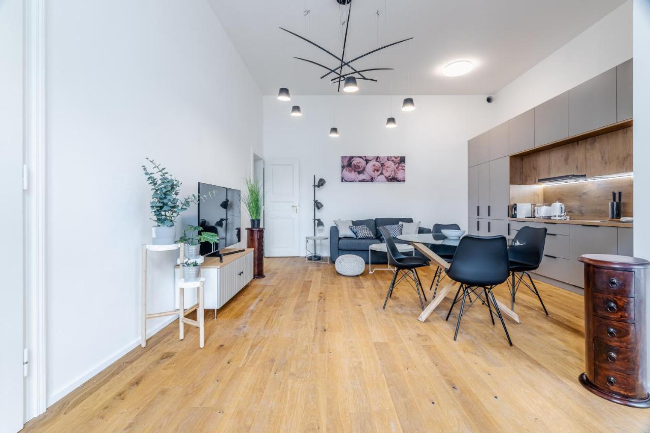Elegant Apartments Located In The Centre Of Prague Praga Exterior foto